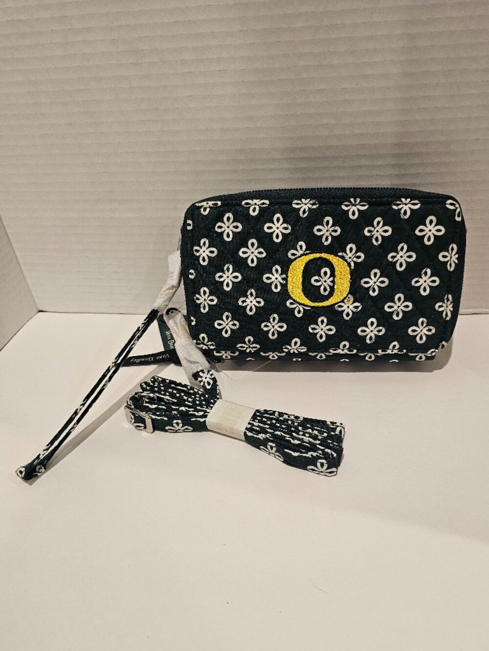 Vera Bradley RFID All in One Crossbody Mini Concerto Oregon Wallet Wristlet - Picture 1 of 13
